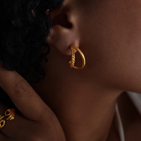 18K Gold Plated Hoop Earrings*Mini Hoop Earrings*Waterproof Jewelry - Picture 4 of 11